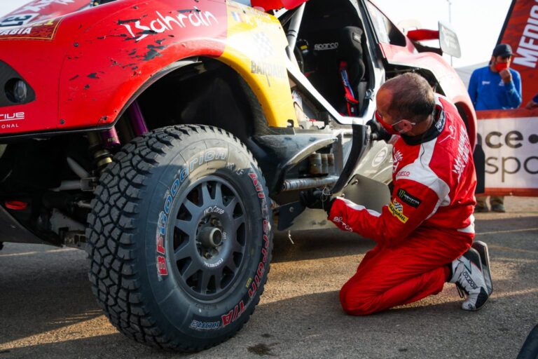 Dakar installing 3D printed brackets mid race